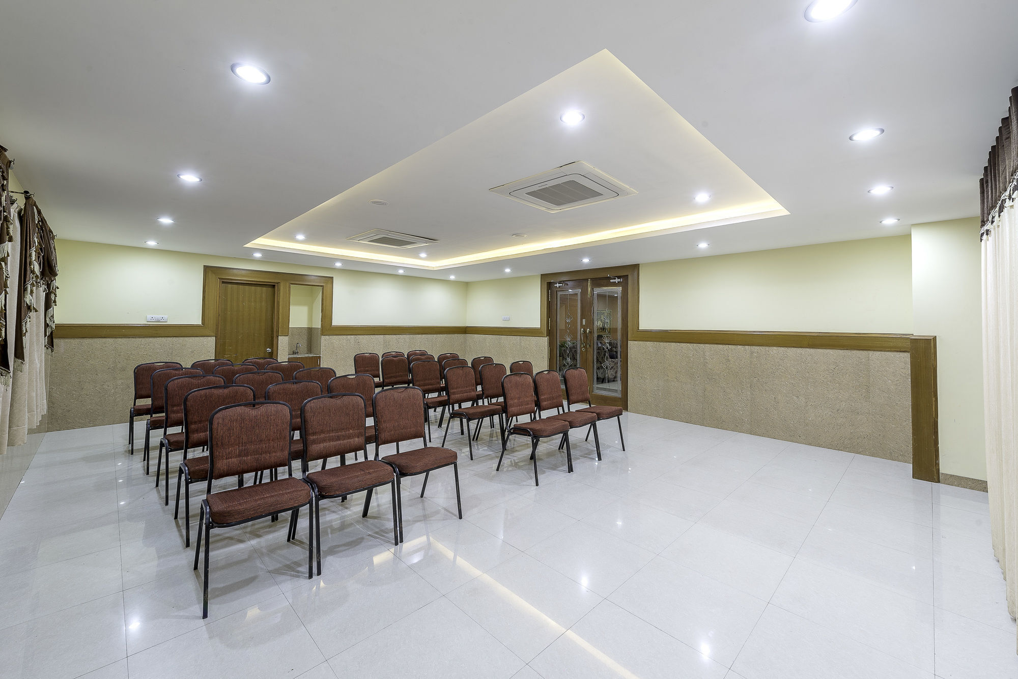 Treebo Crystal Castle Hotell Bangalore Eksteriør bilde